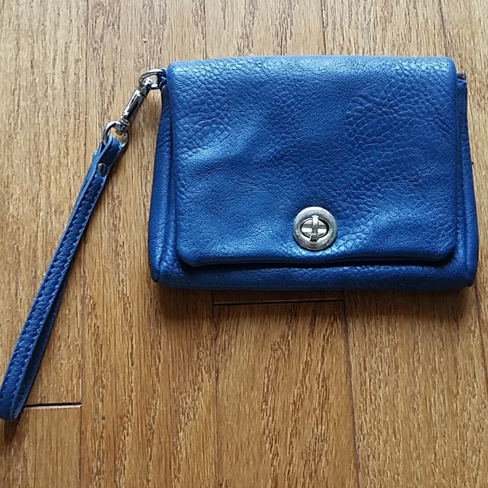 Blue Turnlock Wristlet